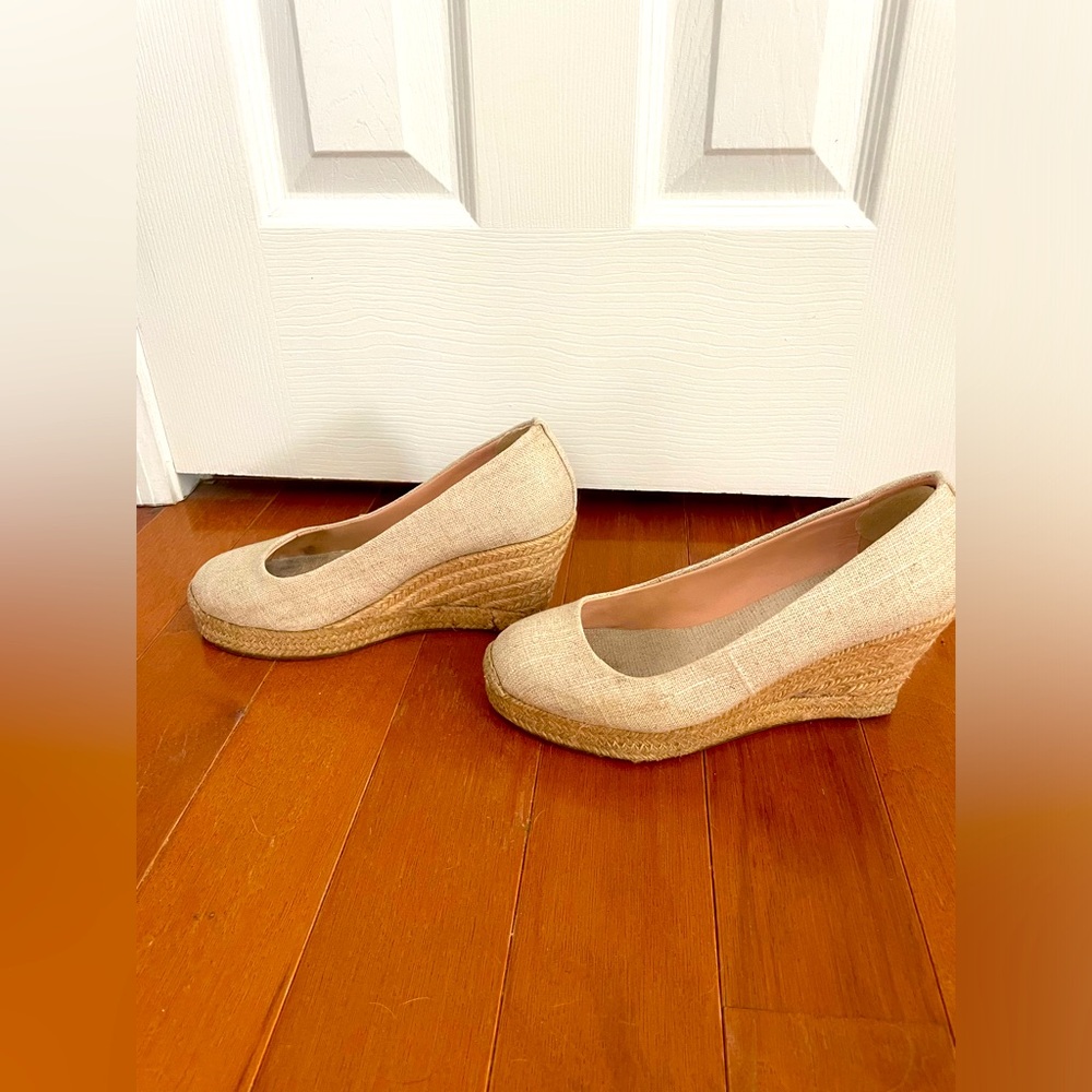 J Crew 6.5 beige with gold threads espadrilles